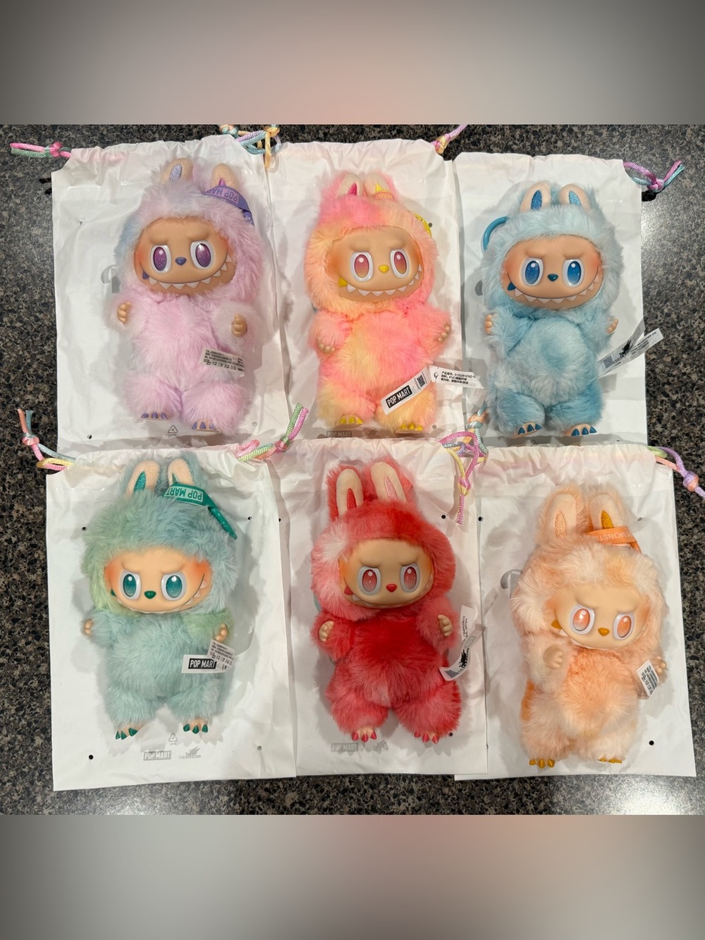 The Monsters Big Into Energy Vinyl Plush
Pendants